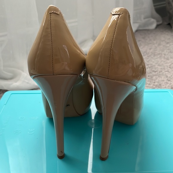 Vince Camuto Heels Leather Upper Size 7.5 - Picture 4 of 7